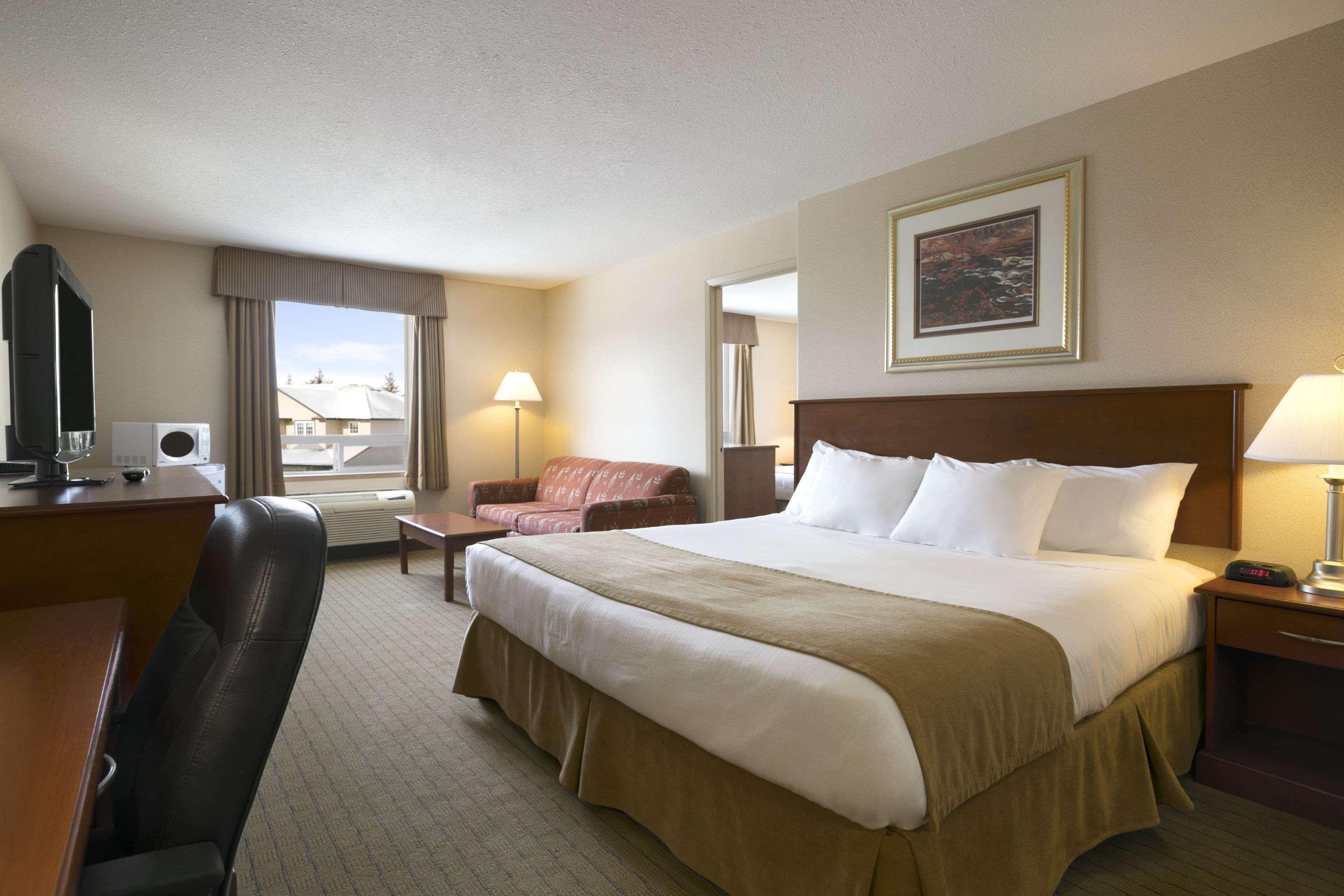 Days Inn By Wyndham Moose Jaw Exteriör bild