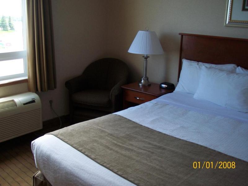 Days Inn By Wyndham Moose Jaw Exteriör bild