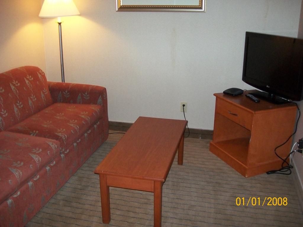 Days Inn By Wyndham Moose Jaw Exteriör bild